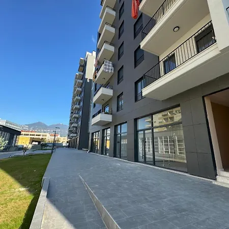 Modern At * Τίρανα