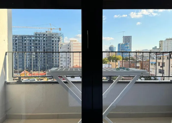 Modern At * Τίρανα