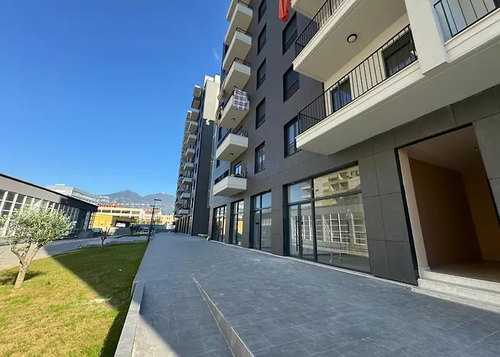 Modern At * Τίρανα